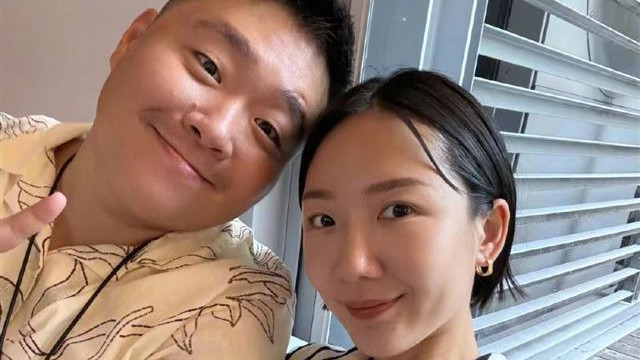 老婆官宣二胎出生，郝劭文陪产，对老婆说辛苦了
