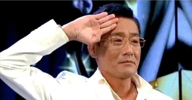 影帝梁家辉曾经在节目上谈到爱国情结，他毫不留情表示 “我觉得香港人其实挺可悲的，