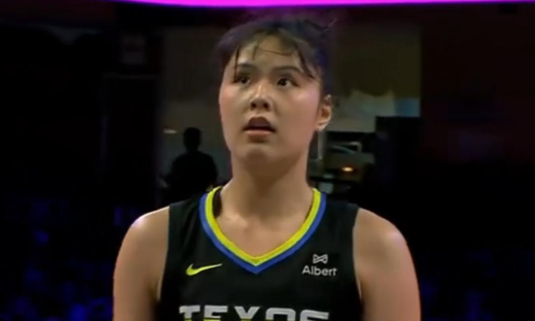 瓶颈吗？李月汝上场19分钟，7投1中仅得4分4篮板，连续2场出战不足20分钟。