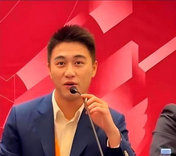 4月份，29岁的香港青年何猷君，在哈佛大学演讲时，对着中国留学生撂下一句大实话：