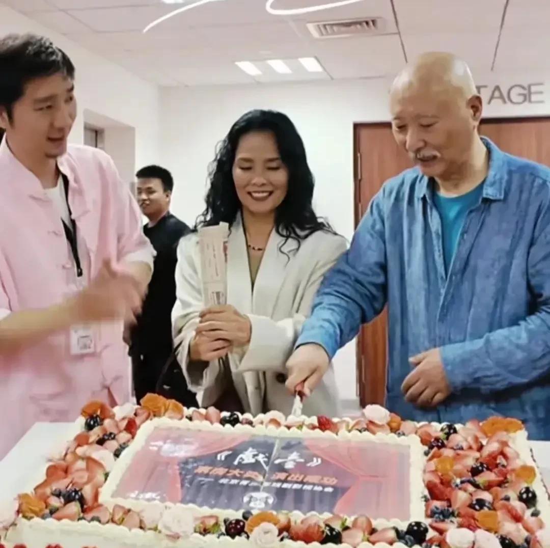 陈佩斯主演，陈大愚执导的《戏台》正式和观众见面！星二代喜剧父子兵合作的演出现场坐