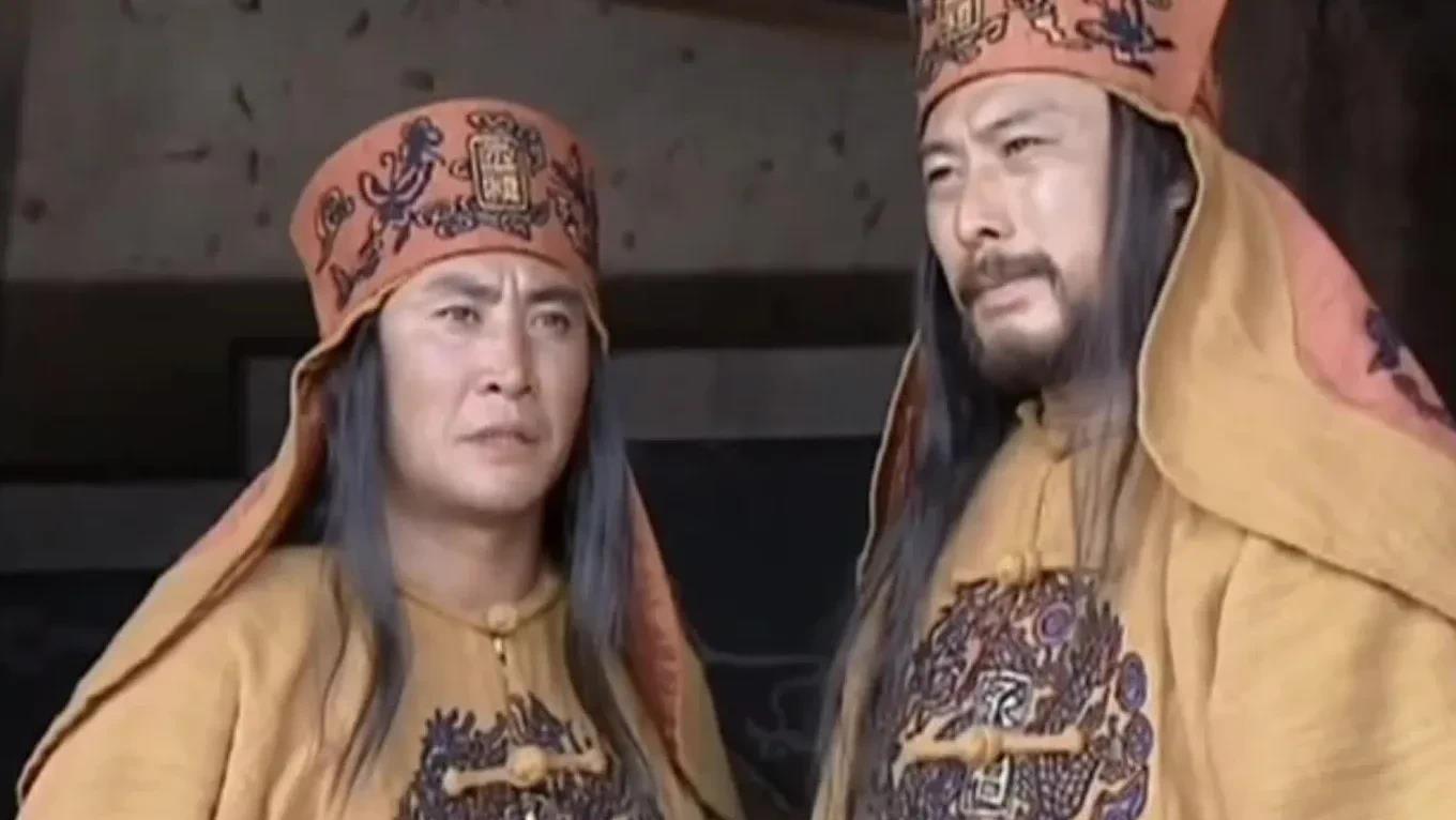 太平天国两位北伐主将林凤祥与李开芳在身陷绝境时做出截然不同的生死抉择，其差异可从