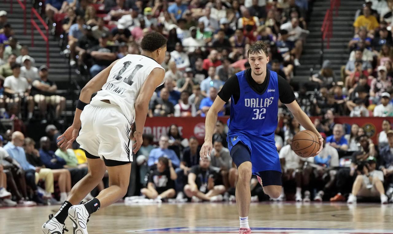 理性讨论，25届新秀夏联得分排行榜；
埃奇库姆，拿到21.5分，投篮41.5%；