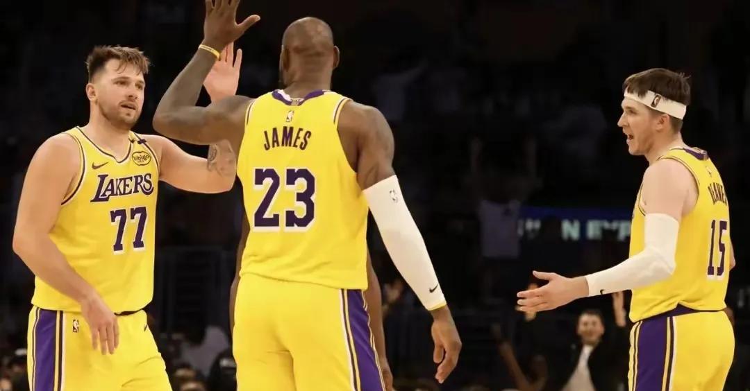 NBA西部四大流量大队都回家钓鱼了，约老师也可以回塞尔维亚赛马去了····
四队