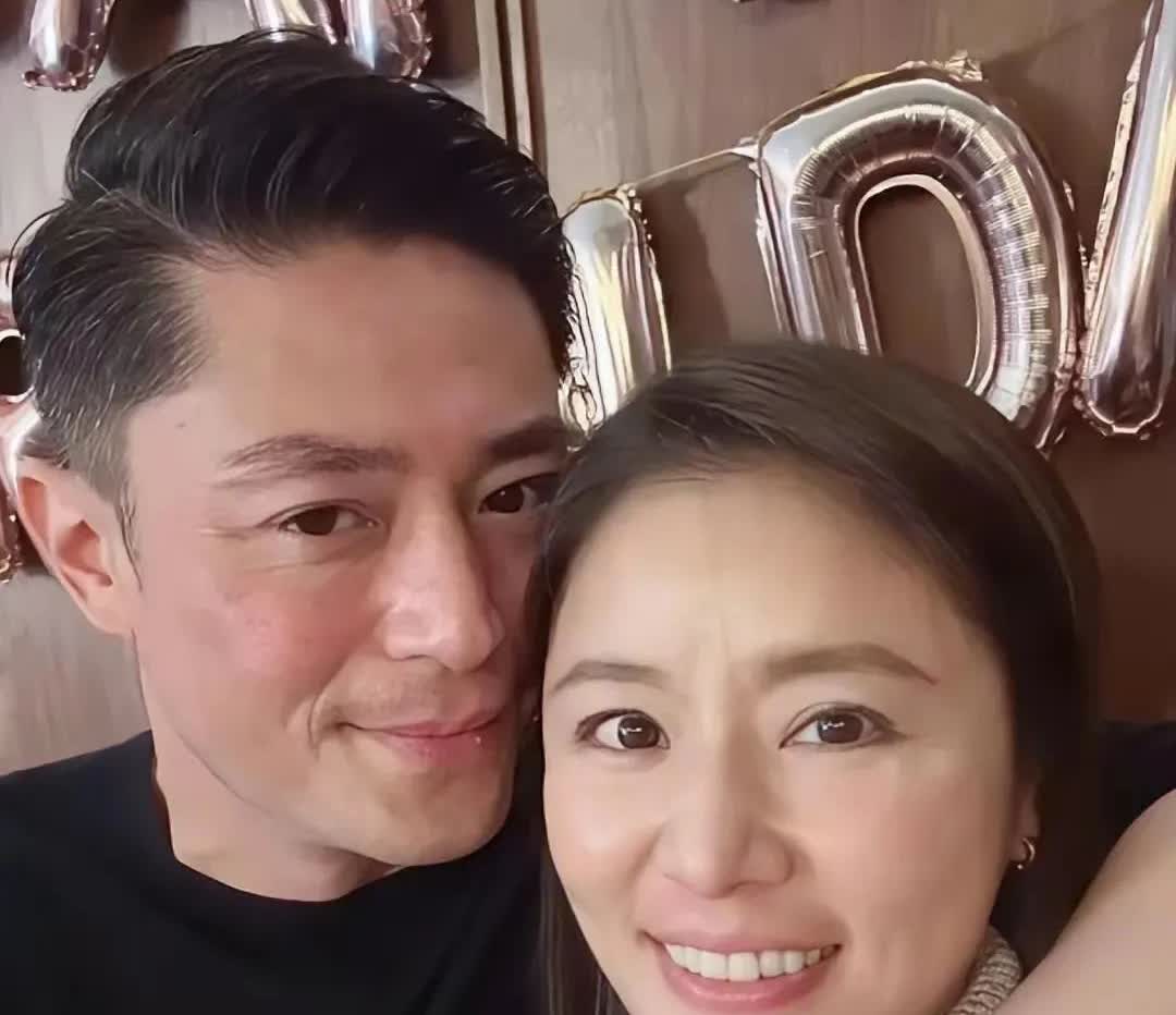 霍建华和林心如的女儿小海豚超级像爸爸、眼睛鼻子脸型宛如粘贴复制！和林心如的相似之