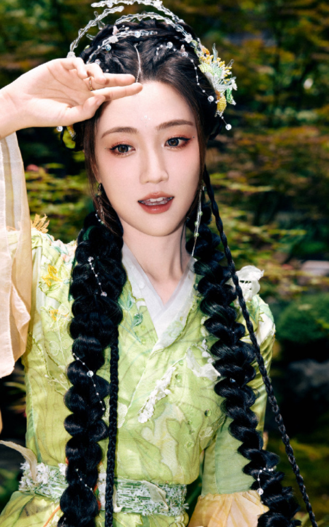 张纯烨古风cos月啼暇，适配度还是挺高的！​​​