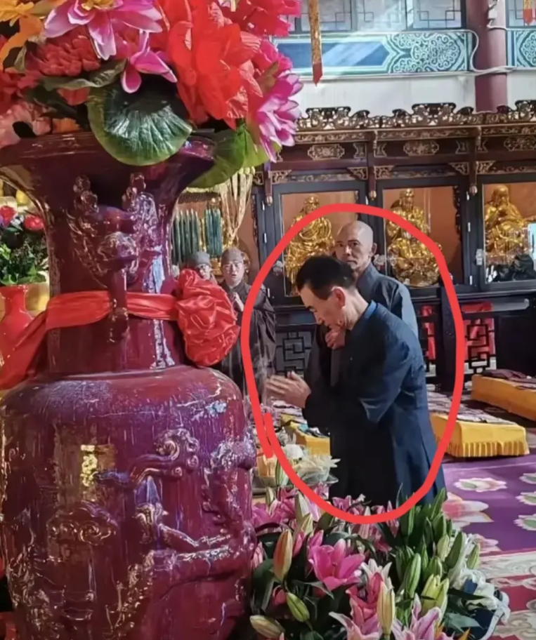 太搞笑了，我估计王健林和王思聪父子俩打死也没想到，自己居然成为了宗庆后、宗馥莉以