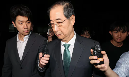韩国总统李建明这时候对尹锡悦的左右手开始下手了。这时候他们选定了韩国原总理韩德洙
