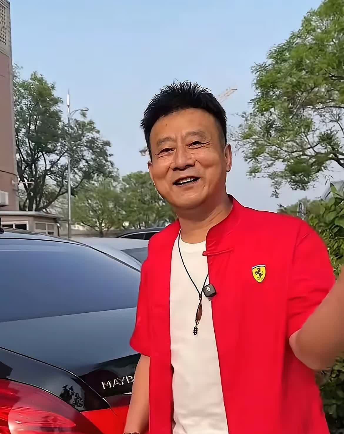 去年花得最值的990万。成功把自己搞成全国知名 二手车商，周红祎确实也地道 去哪