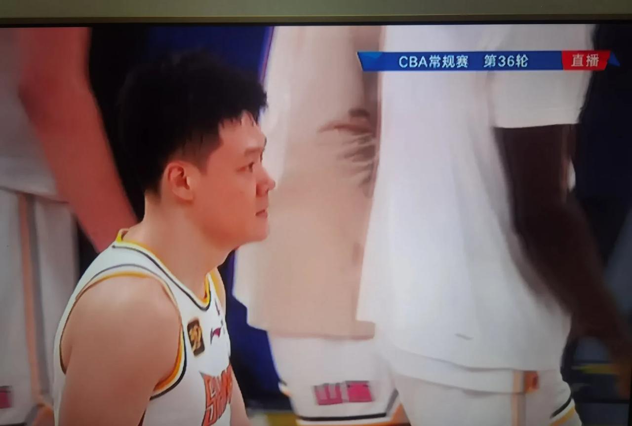 张宁读秒绝杀。太棒了。是谁说要取消双外援？是谁说关键球都让外援投了中国球员就锻炼