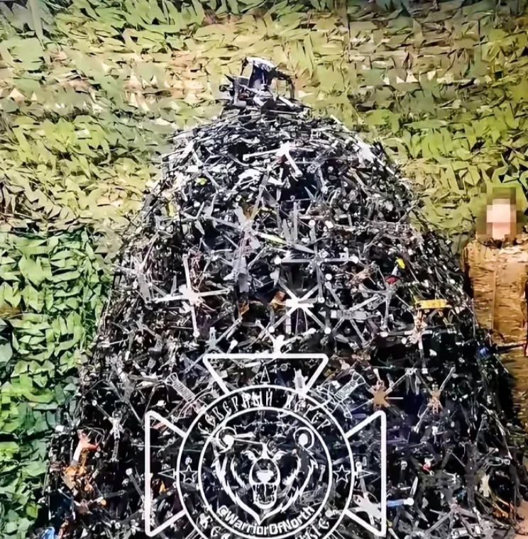 俄乌战场上，士兵伤亡惨重的原因之一是无人机的大量使用。俄罗斯士兵在前线俘获了大量