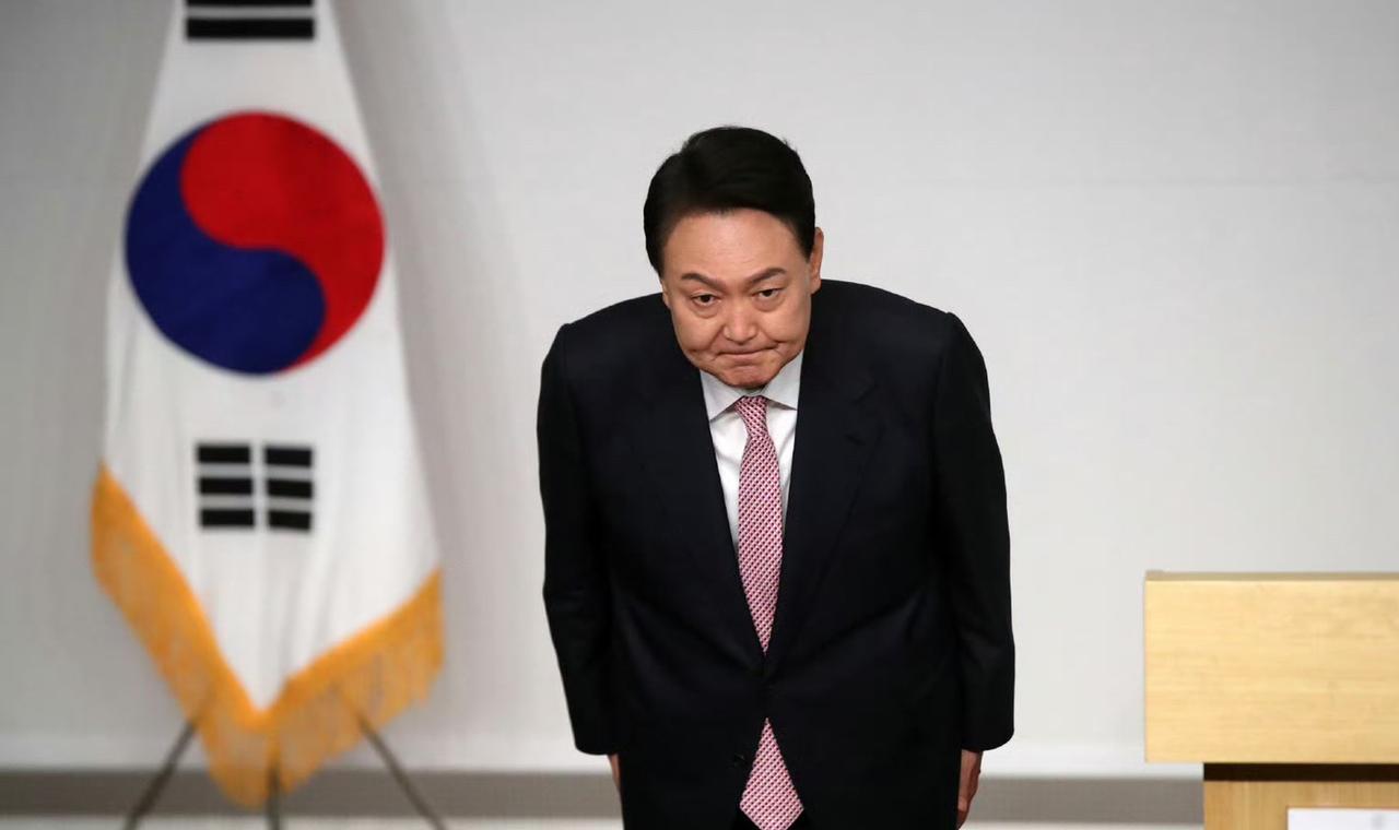 65岁尹锡悦做最后一搏！刚刚，韩国前总统尹锡悦突然向外界宣布，他经过深思熟虑决定