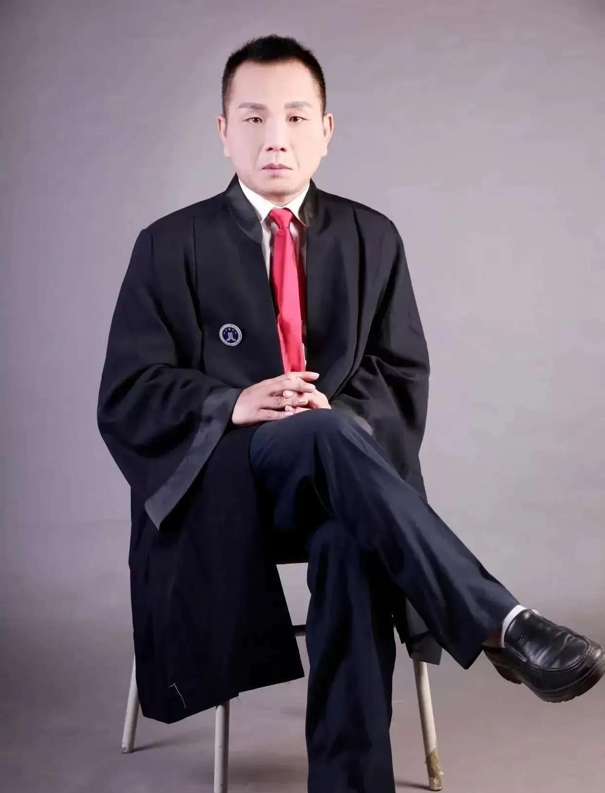 律师说：把财产留给子女最有效的方法是“自书遗嘱”。自书遗嘱不需要花钱，也不需要见