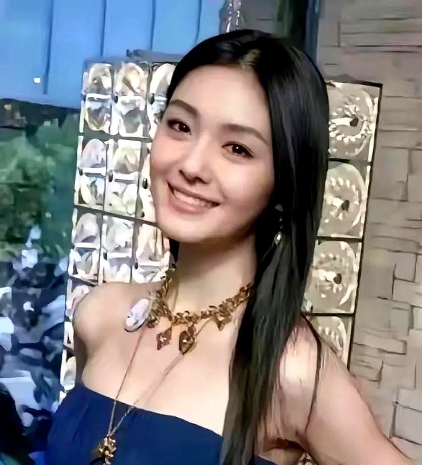 具俊晔和大S的瓜真是越吃越有味儿！
谁能想到这对曾经被全网唱衰的跨国夫妻，现在居