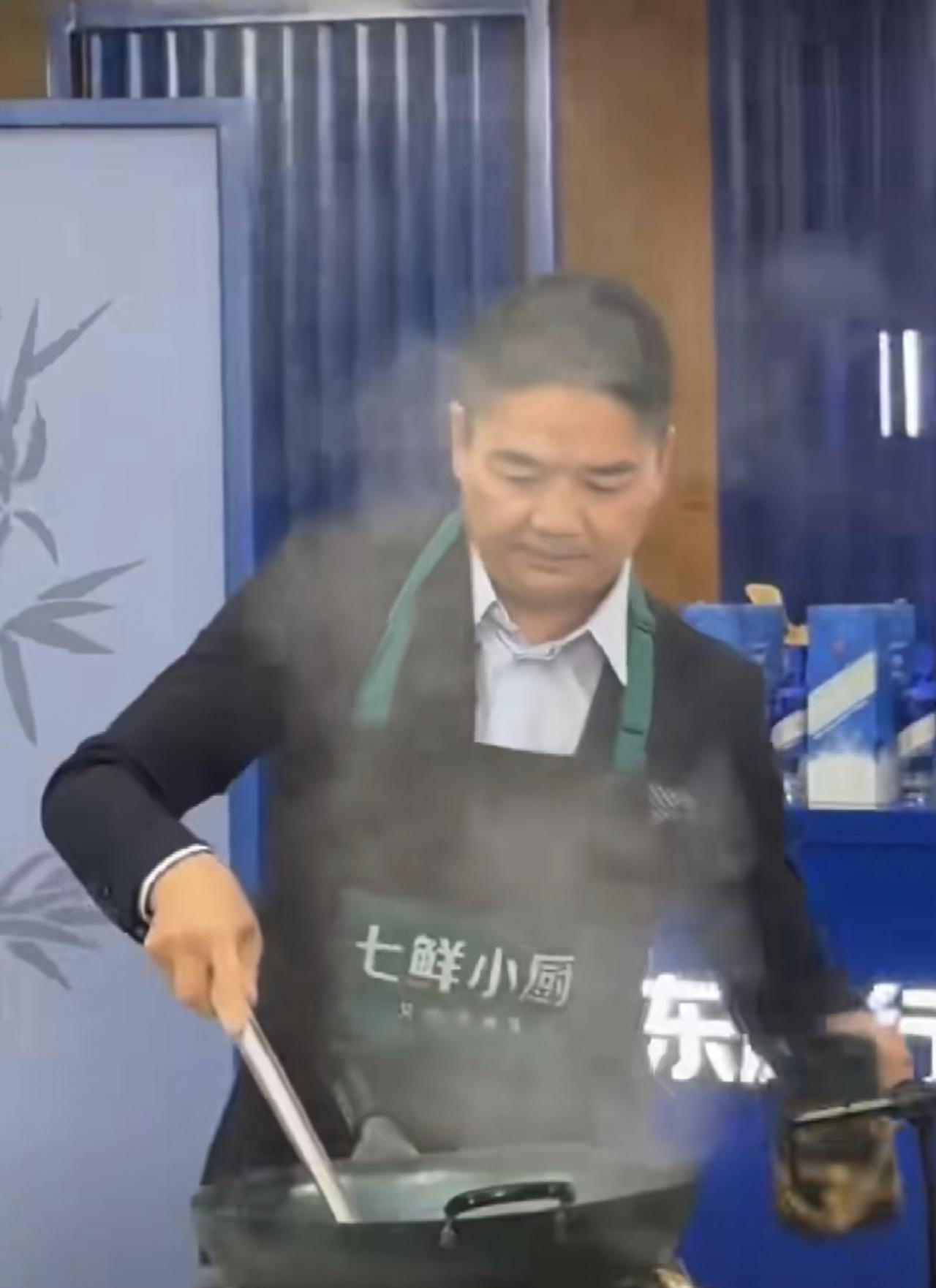 果然接地气的企业才能生存长久，
当西贝贾国龙还在为了预制菜，
跟罗永浩打嘴仗时，