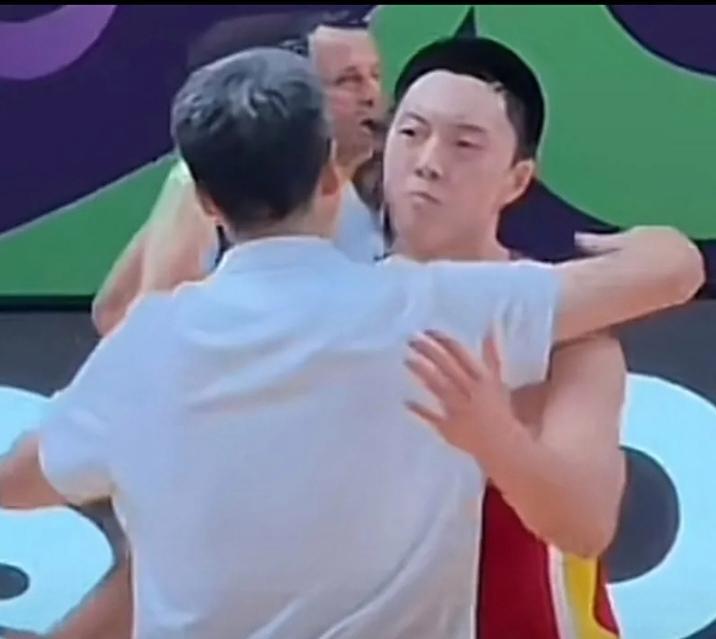 问心无愧！一个细节就能看出郭士强是一位好教练，男篮得崛起之路开启了

大家发现了