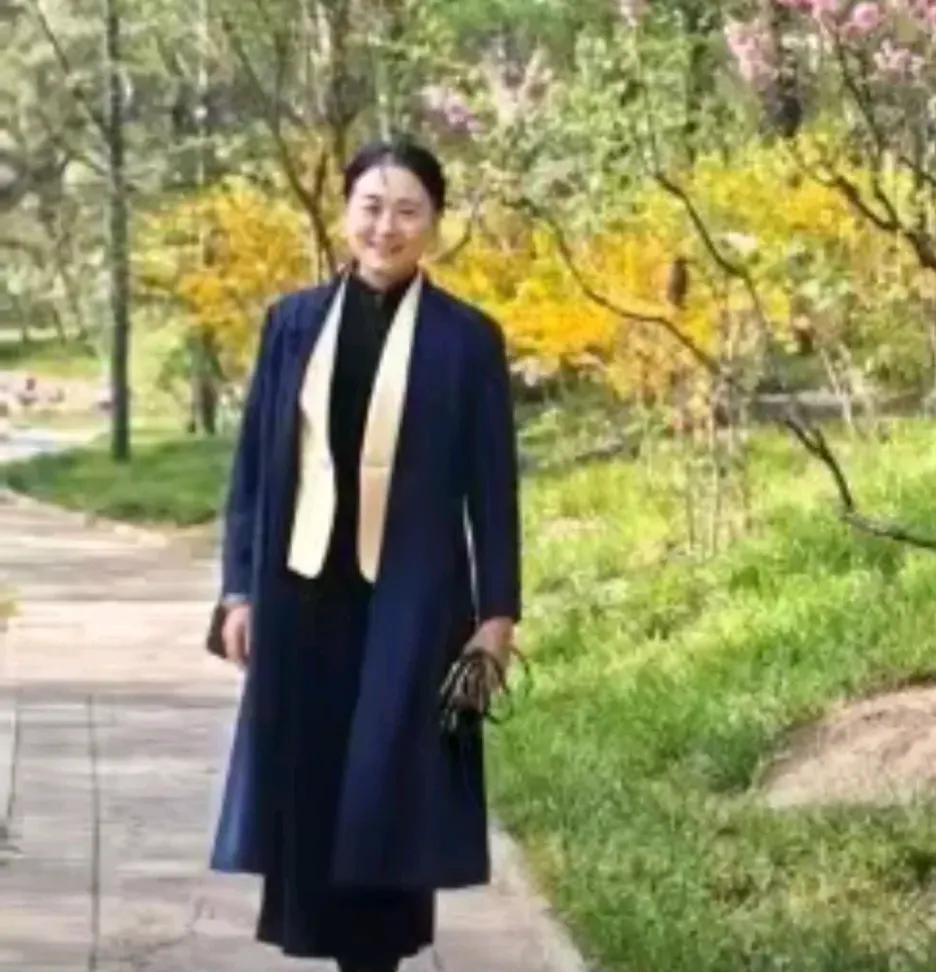 张爱玲教授被清大校园的枯树压死，这么多天了，没有有人在调查呢？即使纯属意外，也应