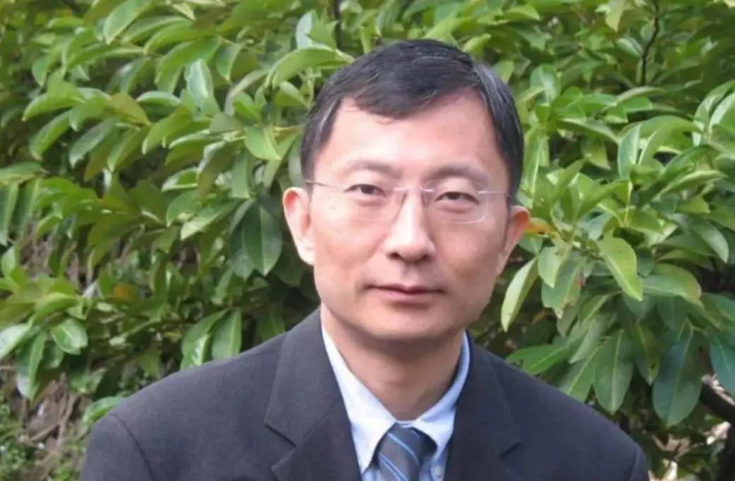 “我自愿放弃中国国籍，加入美国国籍！”1988年，祖国邀请哈佛博士高华健回国发展
