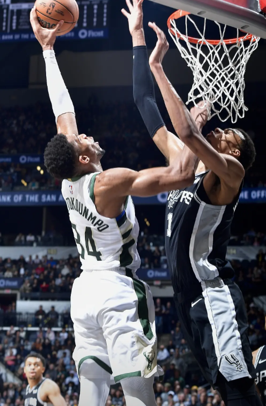 能阻止文班亚马的，全联盟估计也就只有字母哥了！

今天NBA新赛季全面开始了，各