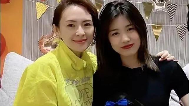 19岁小苹果断联生母！葛荟婕泪诉“她不认我”，章子怡离婚仍被喊妈​，森林北直呼“好家伙”