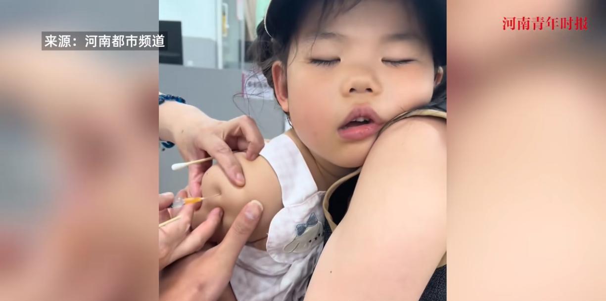 “太吓人了！”2025年6月，湖北潜江，一对父母带着孩子去医院里打针，因为当时孩