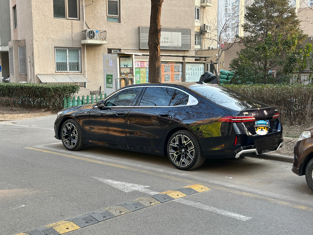 24款宝马530Li尊享使用体验
以下是一些我的24款宝马530Li尊享使用半年