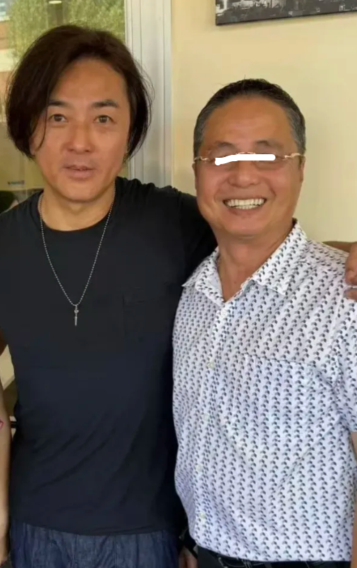 58岁郑伊健现在长这样，感觉状态很差，满脸憔悴啊
