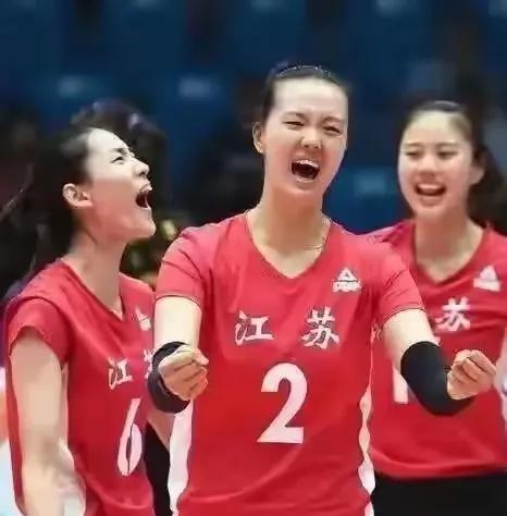 女排主教练的选拔情况：
女排主教练选拔引热议，其实答案已显端倪：
1. 意愿参加