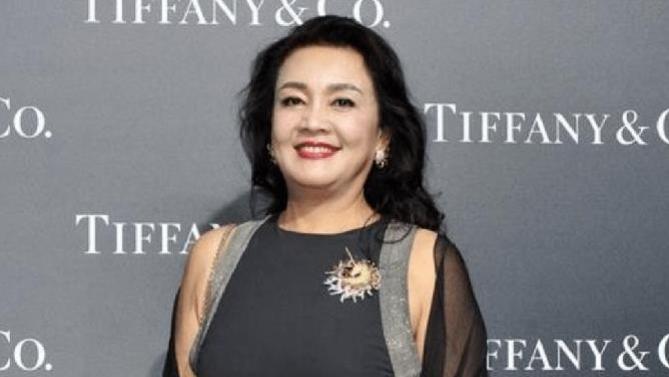 张兰首现身！精致亮相瘦一圈，小井激动落泪