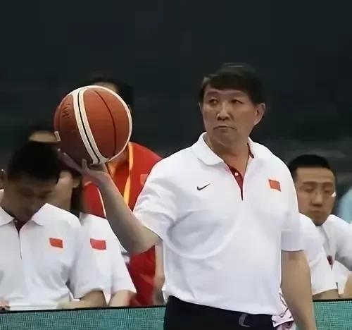 有些人就是喜欢对本土教练指手画脚，说一些不中听的话，激化教练同球员不和谐关系，动