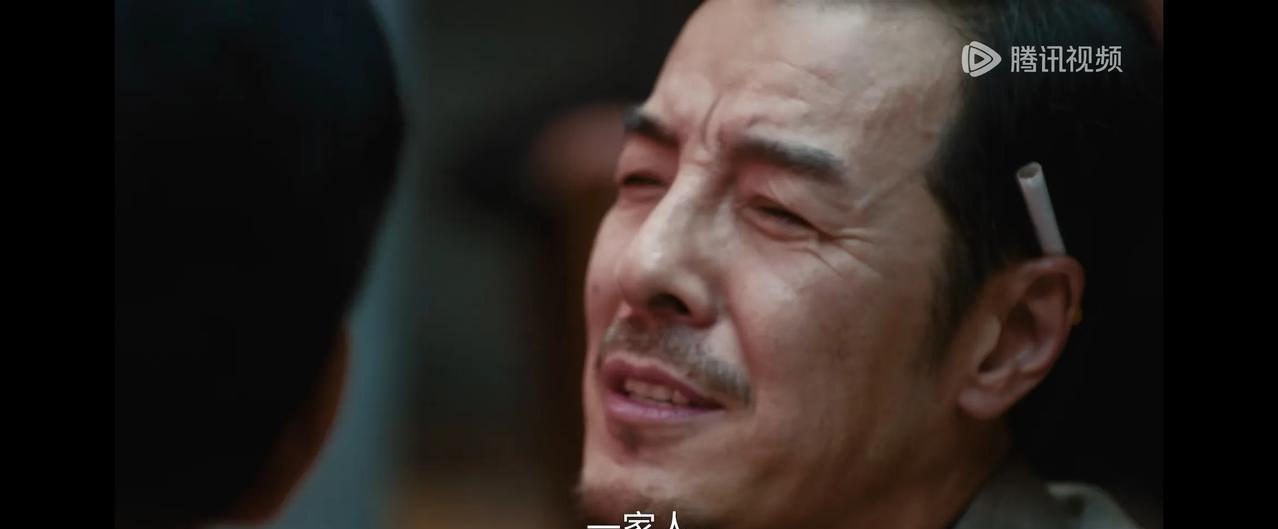 《扫毒风暴》:卢少东儿子大婚当天送亲家黄科长豪车，不想却被警察带走…
1995年
