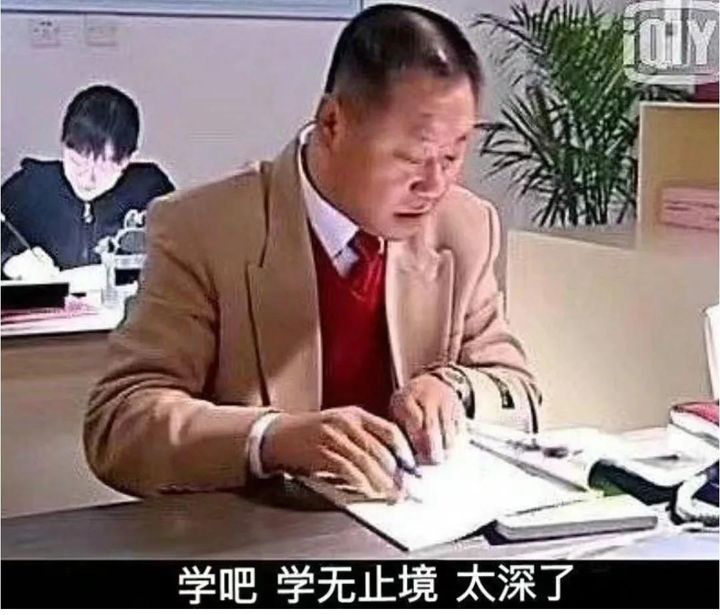 有朋友问——实木餐桌表面是否需要配一块玻璃？怕弄坏桌面。