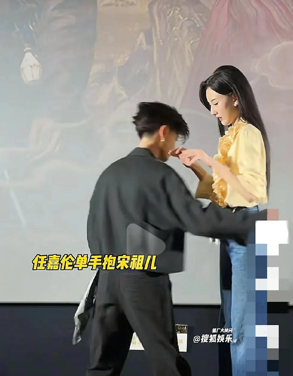 “我只是具备了一个成年男子正常的力量”这句话的含金量还在上升！
就像一位网友说的