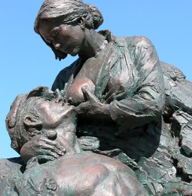 “娘，我回来了！”1941年，山东的一位哑巴女人明德英，用她的乳汁拯救了一名八路