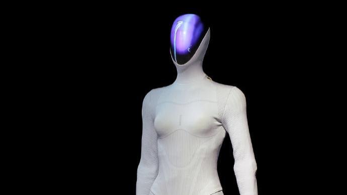 何小鹏：总有人不相信世界变化如此之快？