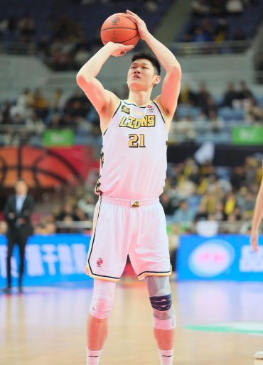 世预赛让国区球迷第1次意识到，原来胡金秋周琦的实力是可以下滑的
并不是说年纪越大