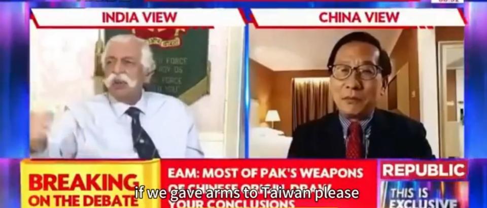 中国专家“单人杀穿”印度电视台，主持人撒泼打滚，印退将开始胡言乱语
这才是真正的