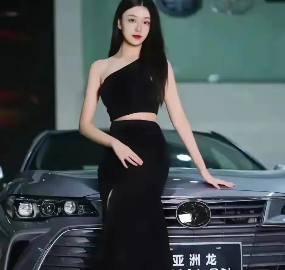 丰田的车为啥这么受欢迎？看看它们的油耗就知道了。
1. 亚洲龙：油耗在4.31