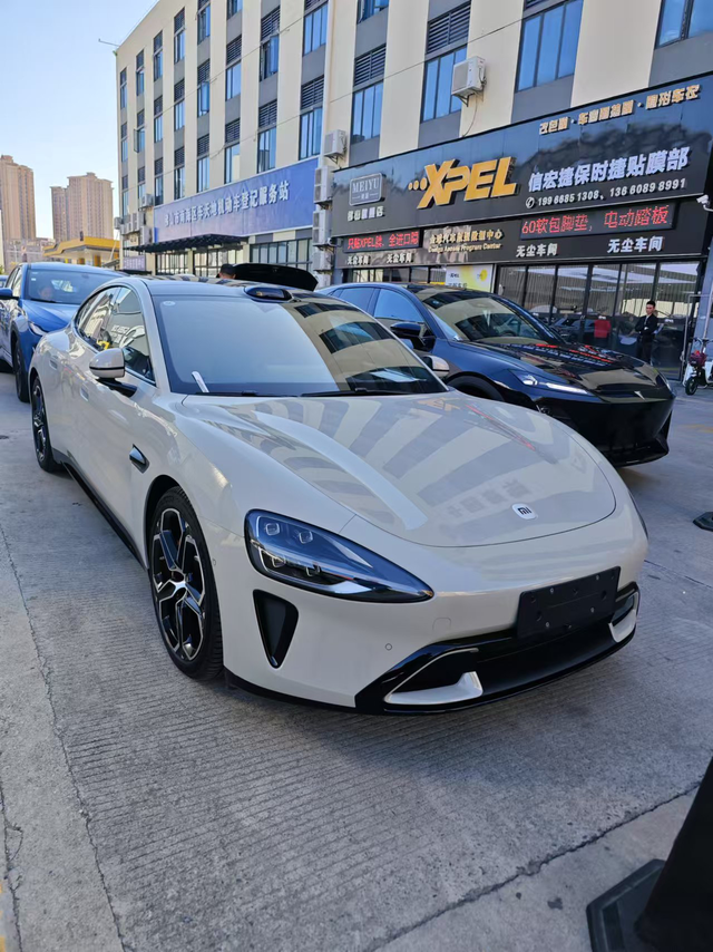 准备贴个车衣
还是直接改色膜好呢，哑光还是亮的好呢？