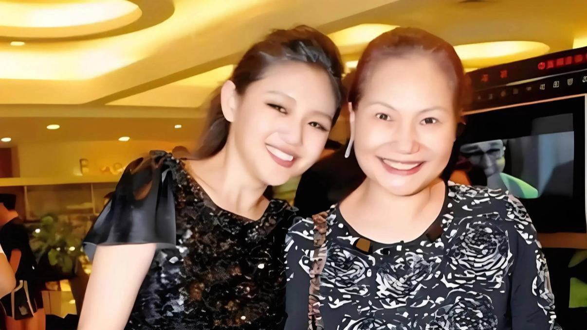 S妈被曝悲伤过度送往急诊，心脏疼痛一度无法呼吸