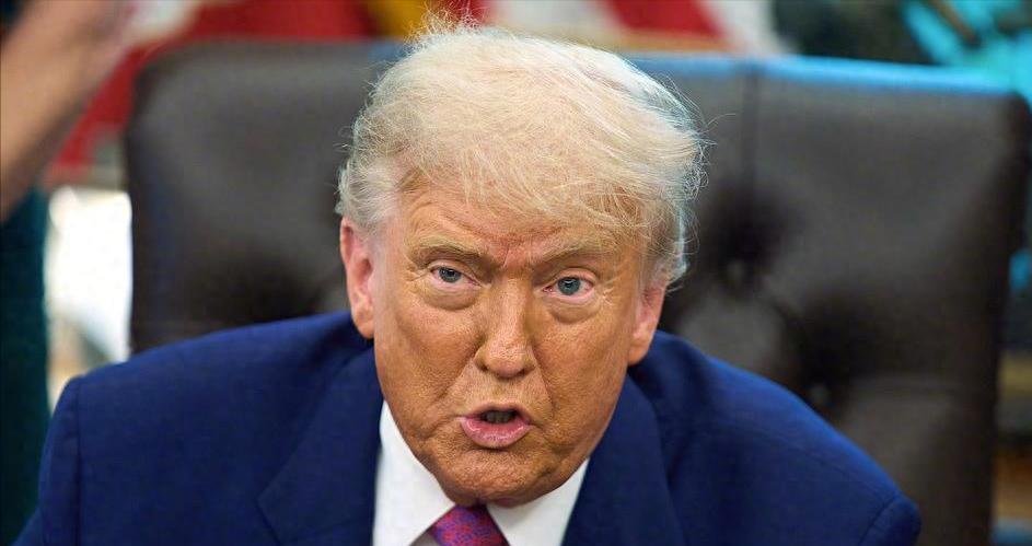 中美刚握手，转身就对俄罗斯开火，特朗普变脸比翻书还快。48小时，两个大国，完全不