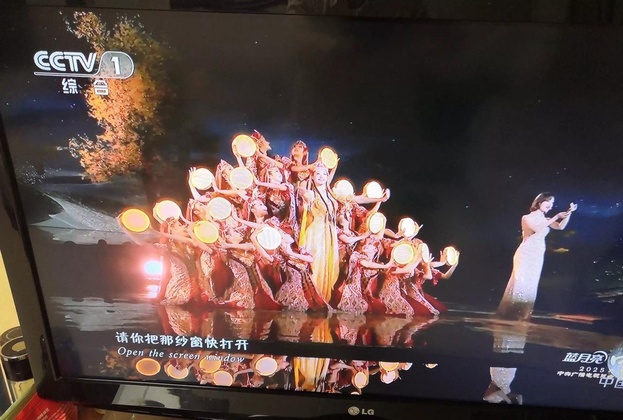 一亲戚的女儿大学毕业后留在城市工作。找一对象也在同一城市工作。
今年年旦准备结婚