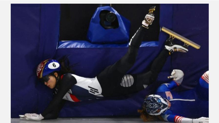 美国成米兰冬奥短道速滑赛场"最恶劣麻烦队"，一日三摔是失误还是故意？