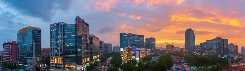 我是2013年买的汽车，北京现代悦动。
如果要换新车的话，我还会买油车。
说实在