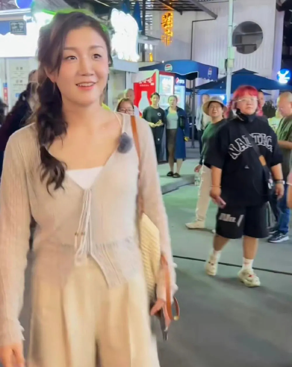 陈梦状态好 开启新生活











天哪！你们敢信？那个在球场上叱咤风