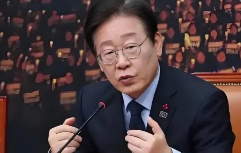 李在明上任2个月了，似乎一直在清算尹锡悦和其政治对手，别的方面，并没有什么建树。