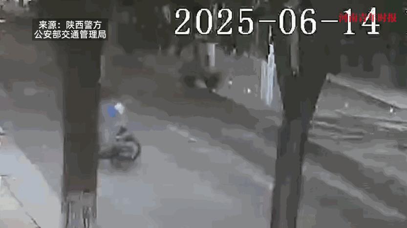 悲剧还是发生了！6月14日，陕西延安，两个熊孩子因为无聊，竟然在马路中间玩耍，甚
