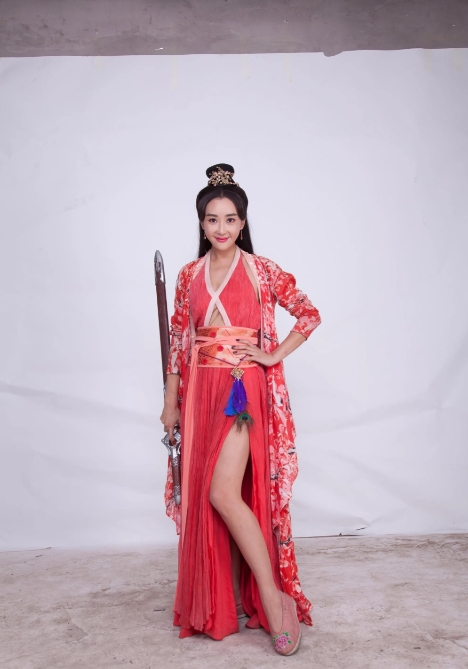 杜若溪，168cm，春三十娘。