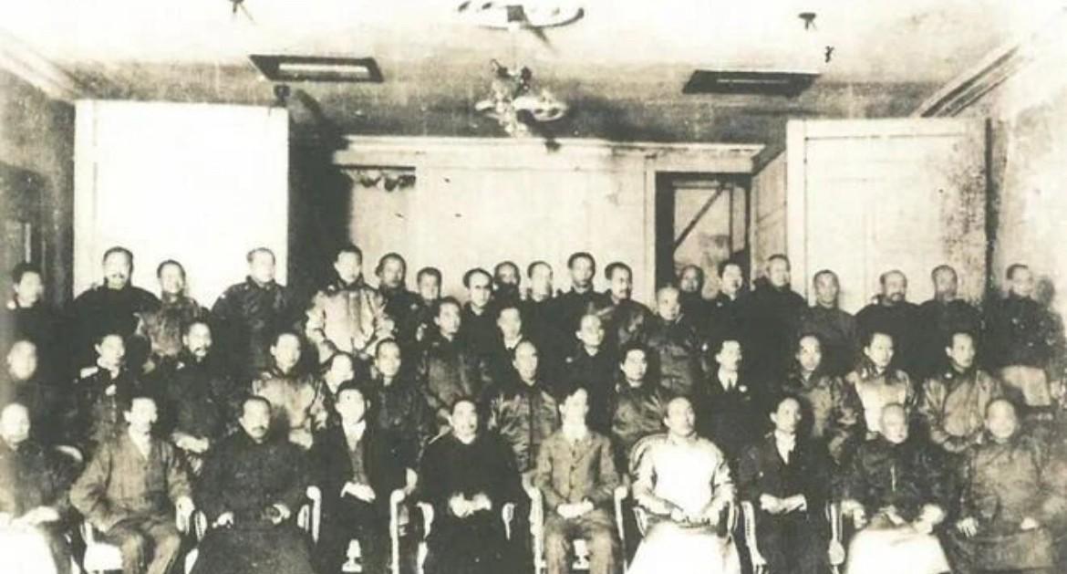 1911年12月25日，孙中山先生从海外归来抵达上海。他的到来，使上海成为革命力