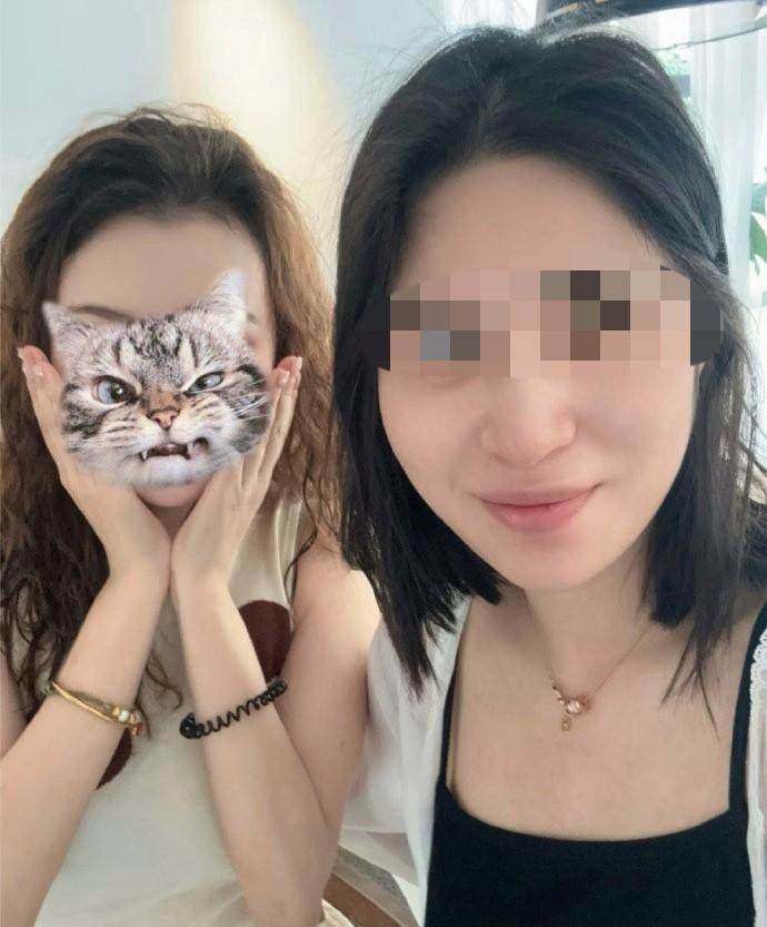 完美婆娘国庆从重庆打车去内蒙这事儿，先不说是不是剧本摆拍，单就说网红完美婆娘和司